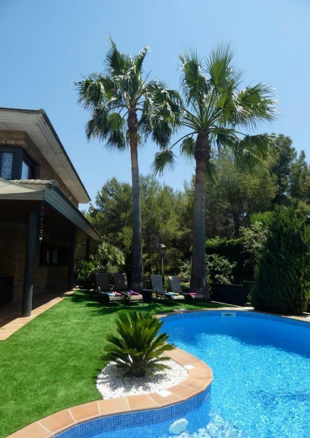 Washingtonia Villa Near Sitges Canyelles  Exterior foto